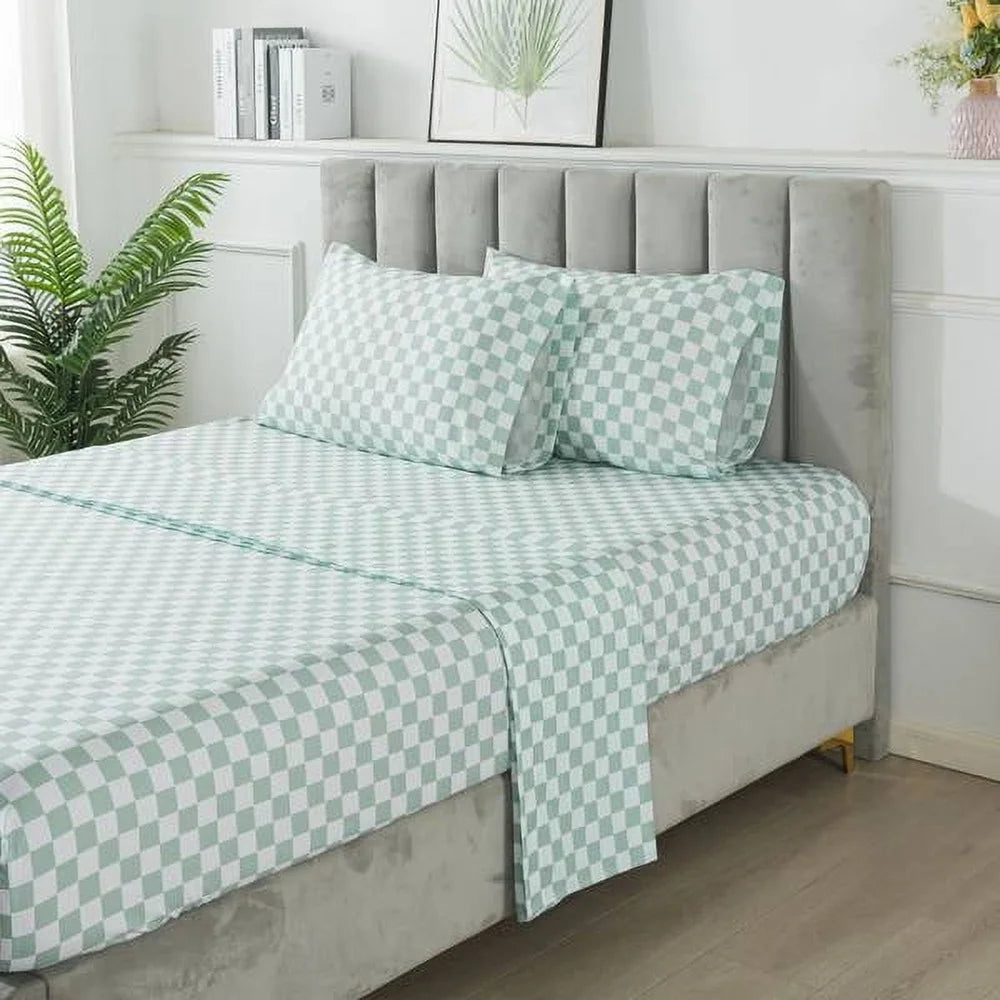7 Piece Reversible Bed in a Bag Comforter Set with Sheets Soft Polyester Queen Bedding Set Machine Washable Storage Bag